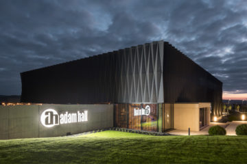 Adam Hall Experience Center galardonado con ICONIC AWARD: Innovative Architecture 2019