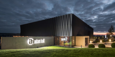 Adam Hall Experience Center galardonado con ICONIC AWARD: Innovative Architecture 2019